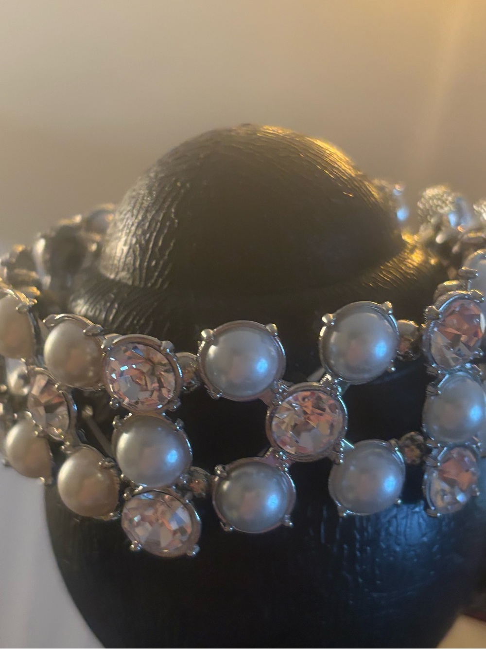 Pearl and Crystal Linked Stretch Bracelet - White / Silver